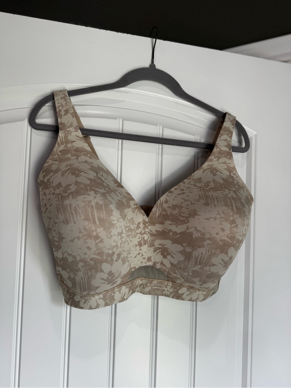 Cacique Wireless Full Coverage Bra 38G Nude Floral Comfort Bra Beige